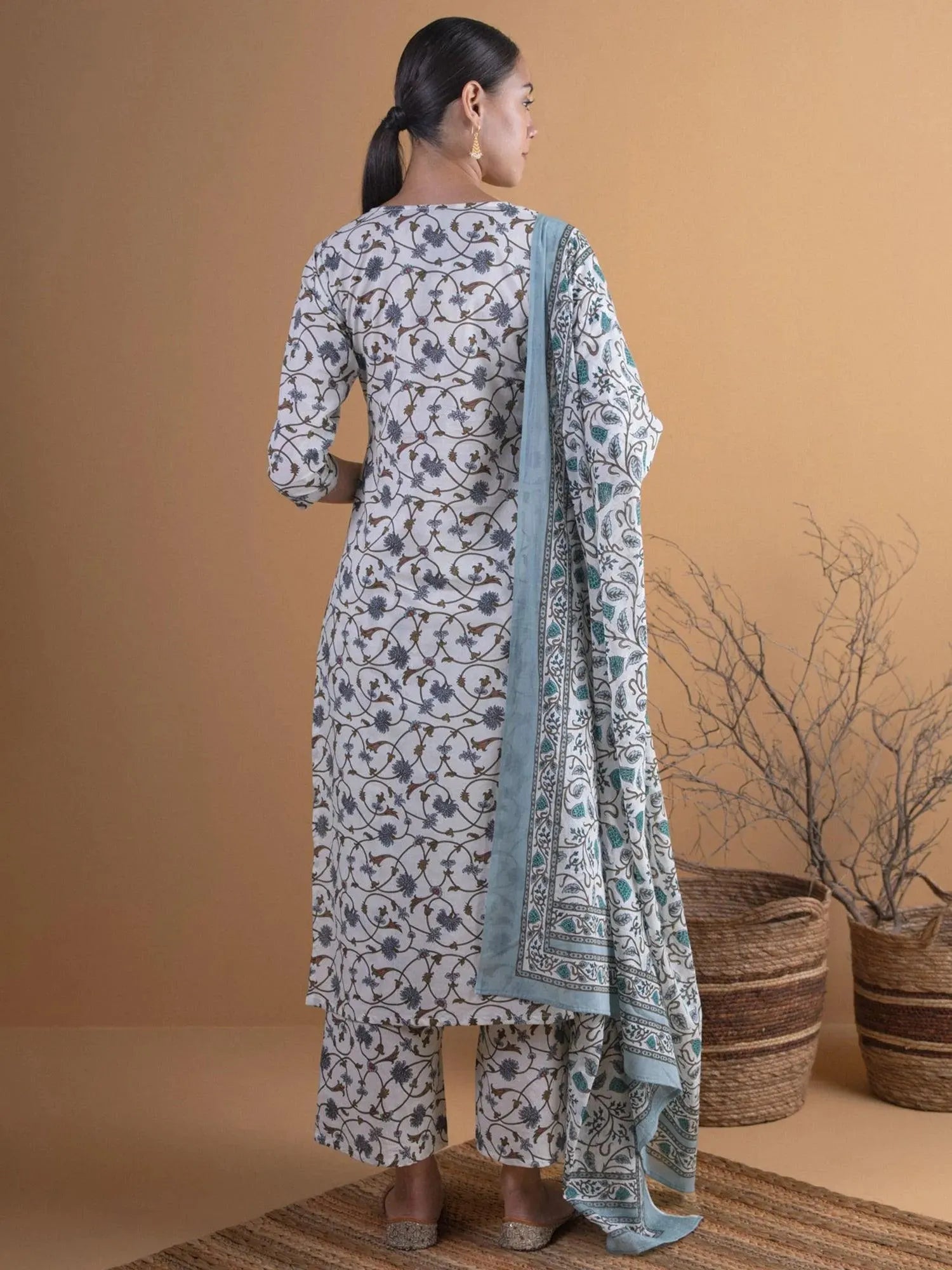 Buy Off-White Printed Cotton Suit Set -5746-XS | Libas Ethnic Wear Online
Buy Off-White Printed Cotton Suit Set -5746-XS | Libas Ethnic Wear Online