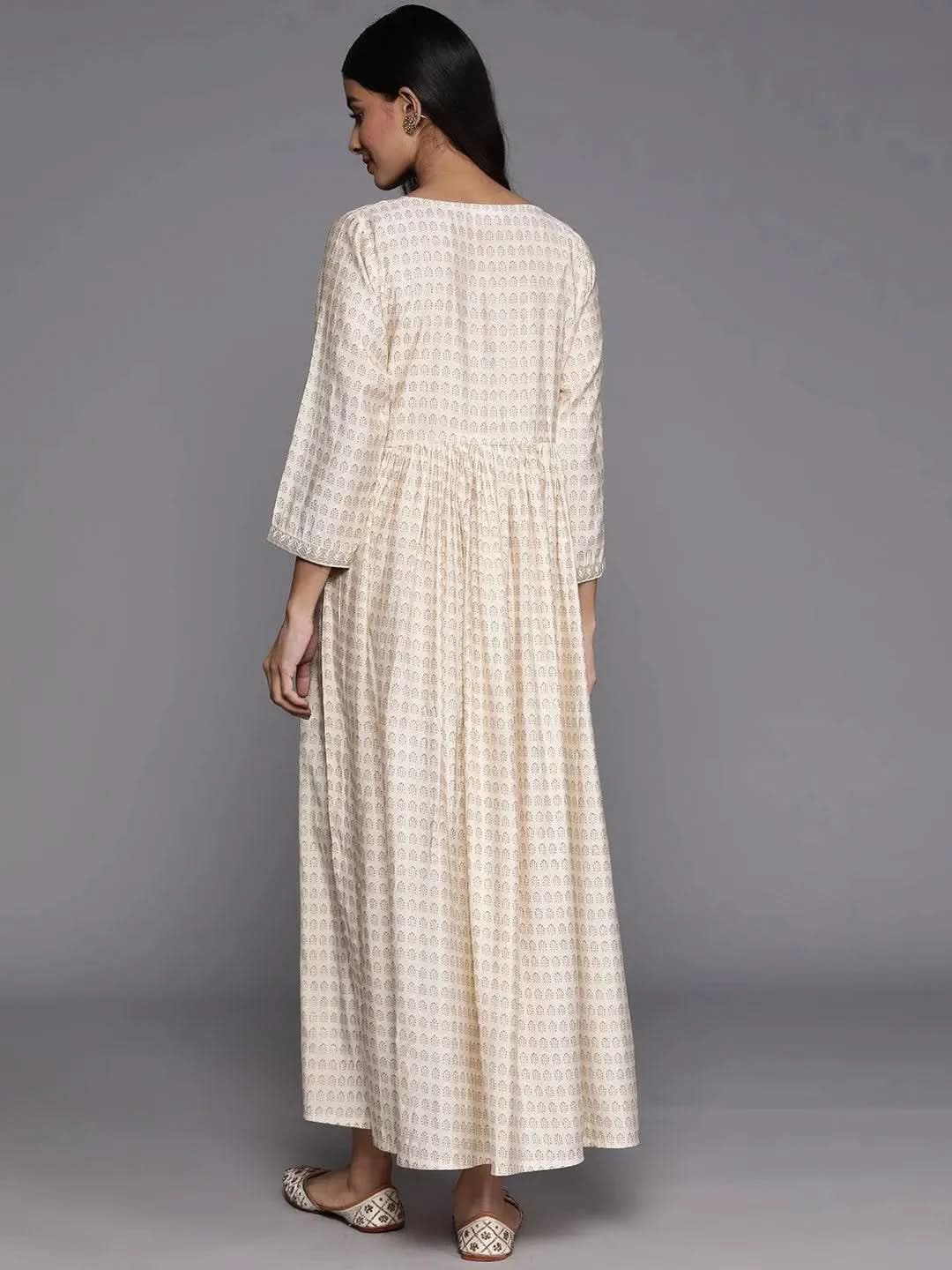 Off White Printed Fit and Flare Silk Dress
Off White Printed Fit and Flare Silk Dress