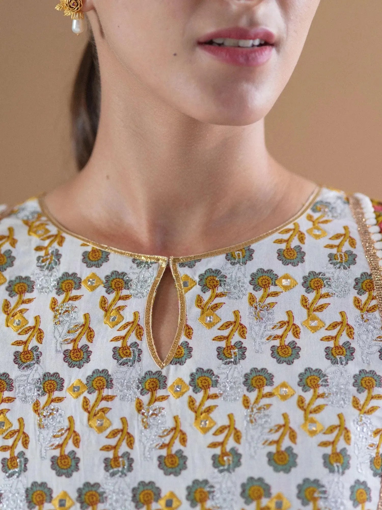 Buy Olive Green Cotton Printed Kurta-Palazzo Set With Dupatta And Mask Online | Libas 
Buy Olive Green Cotton Printed Kurta-Palazzo Set With Dupatta And Mask Online | Libas