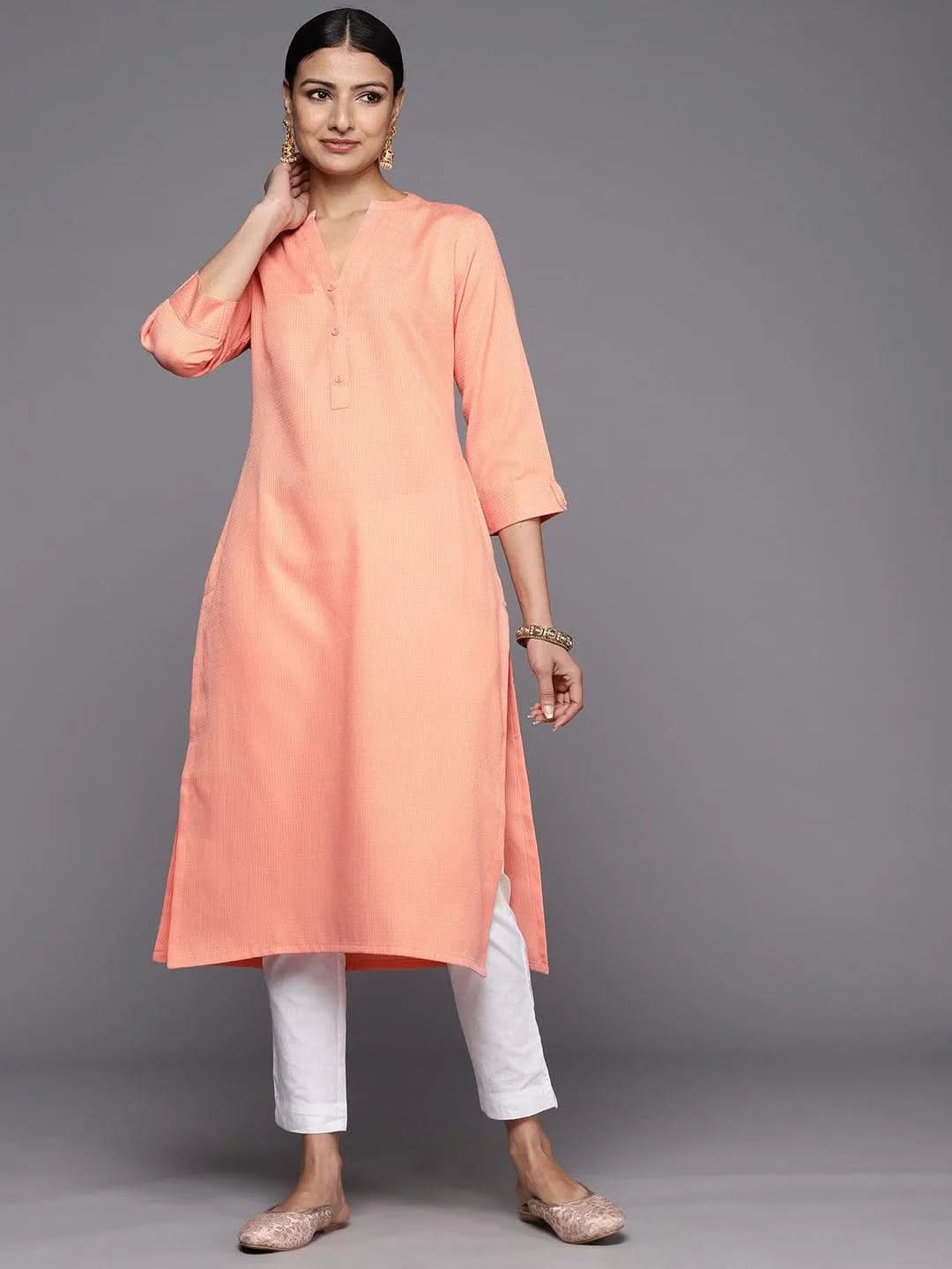 Peach Solid Rayon Straight Kurta
Peach Solid Rayon Straight Kurta