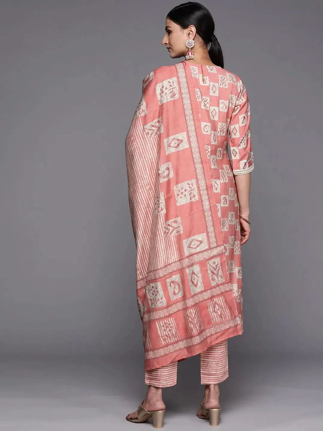 Peach Yoke Design Silk Blend Straight Kurta With Trousers & Dupatta
Peach Yoke Design Silk Blend Straight Kurta With Trousers & Dupatta