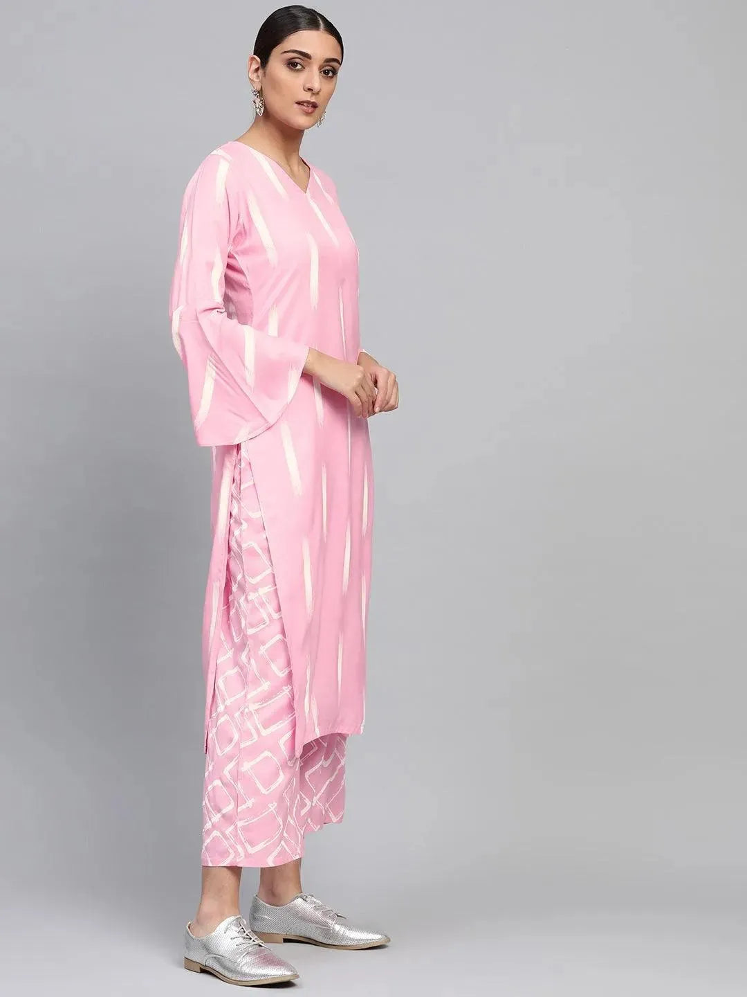 Pink Printed Rayon Straight Kurta With Palazzos
Pink Printed Rayon Straight Kurta With Palazzos