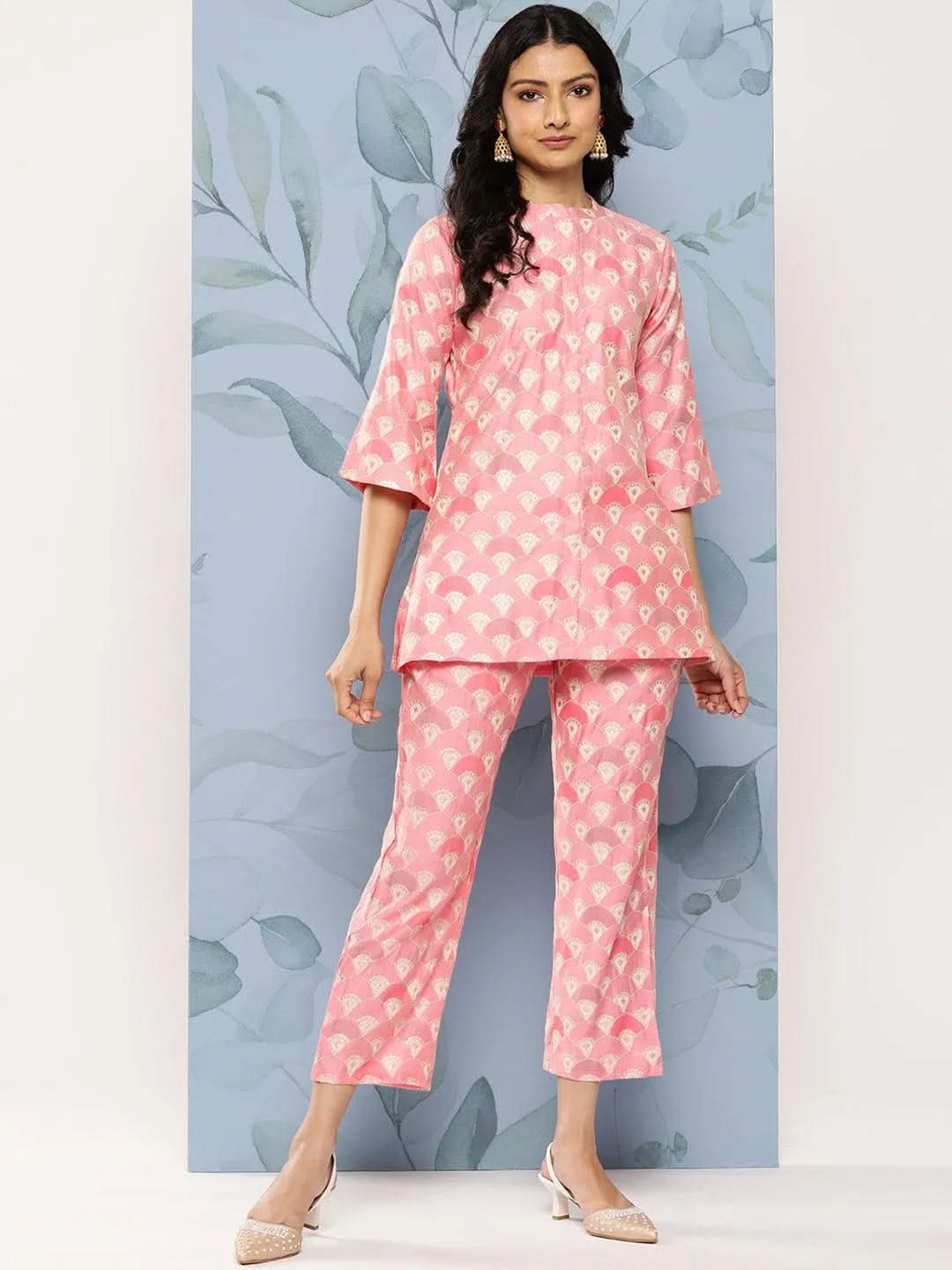Pink Printed Silk Blend Top Tunic With Trousers
Pink Printed Silk Blend Top Tunic With Trousers