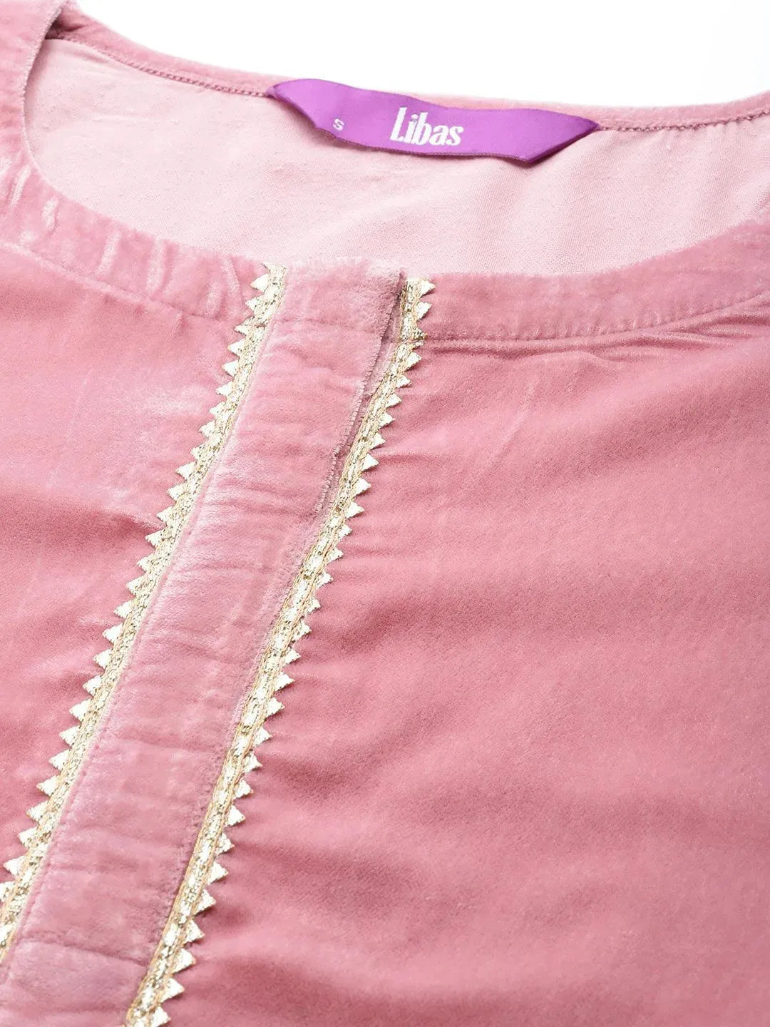 Pink Solid Velvet Straight Kurta With Palazzos & Dupatta 
Pink Solid Velvet Straight Kurta With Palazzos & Dupatta