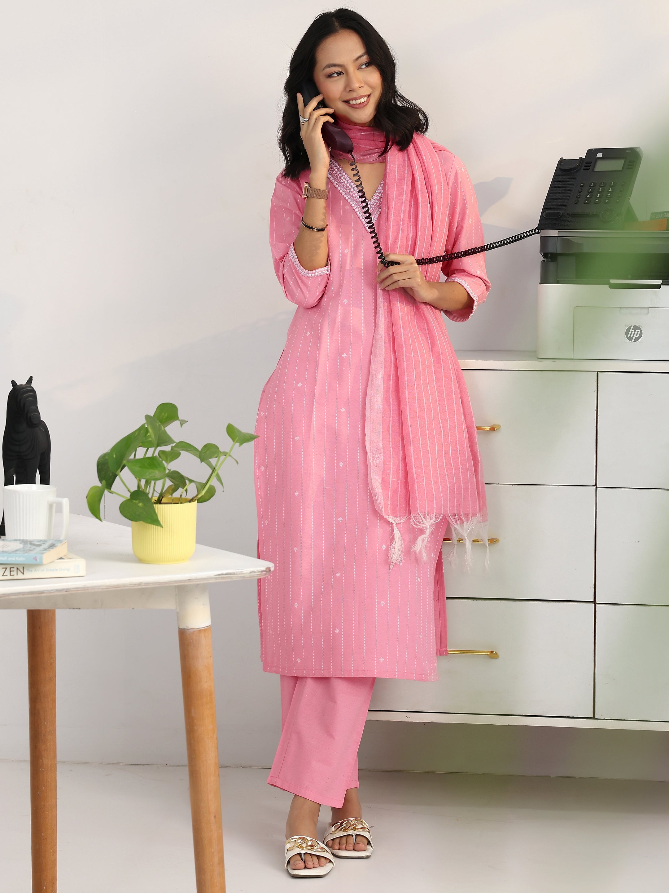 振袖ピンク（PATTI PATTI) Buy Pink Striped Woven Design Cotton Blend Straight Suit Set With