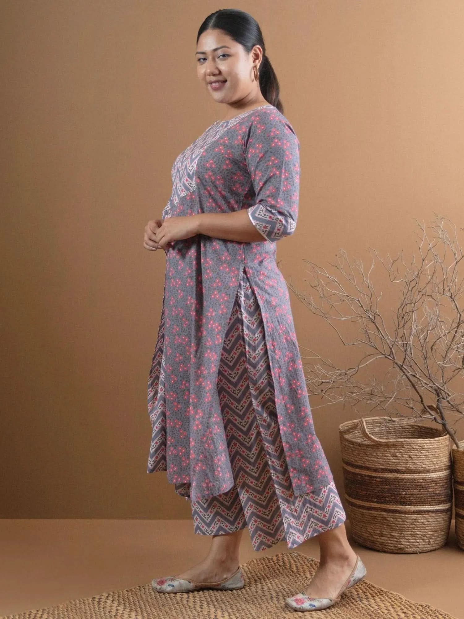 Plus Size Grey Printed Cotton Straight Kurta With Palazzos & Stole
Plus Size Grey Printed Cotton Straight Kurta With Palazzos & Stole