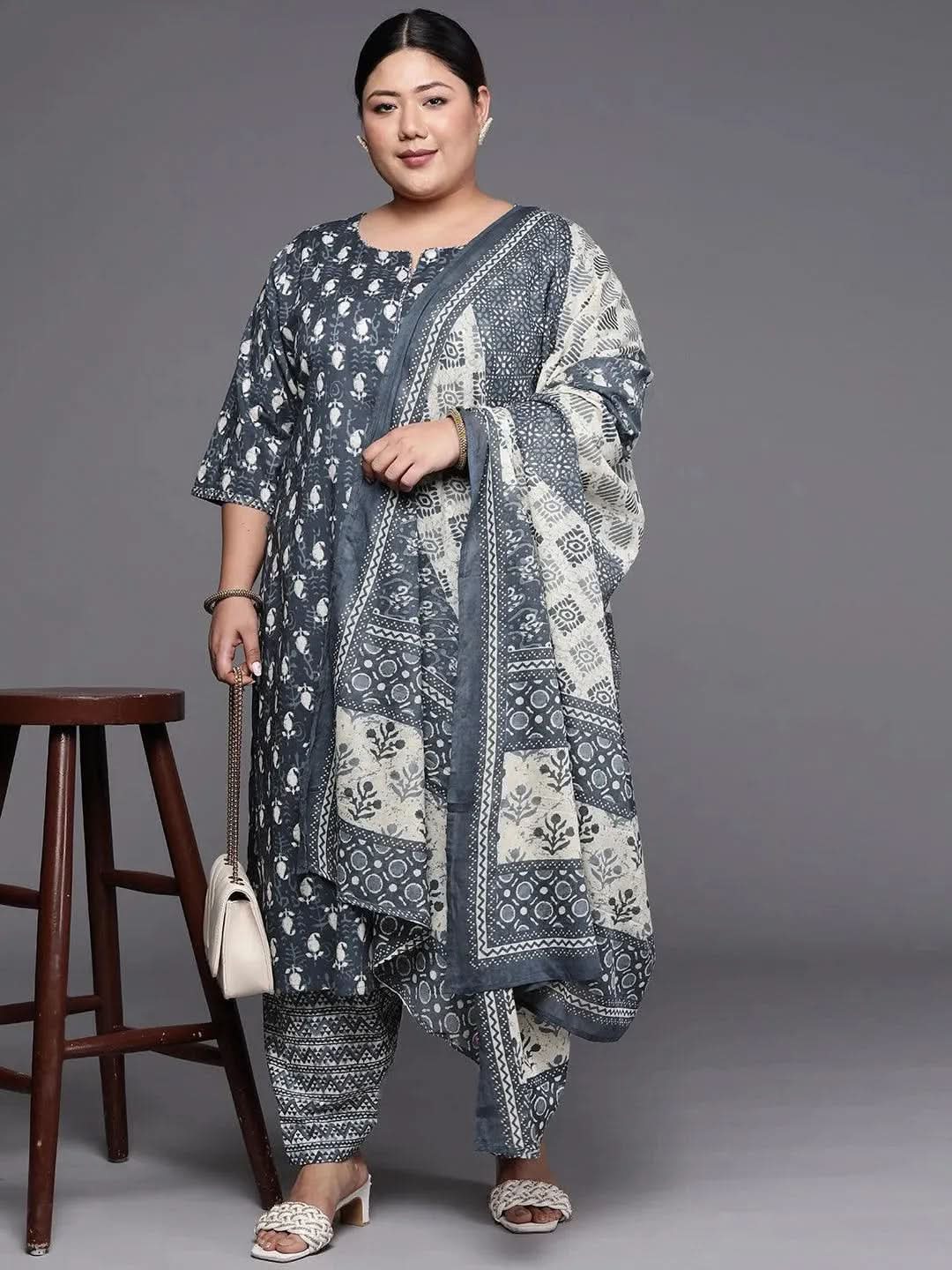 Plus Size Grey Printed Cotton Straight Kurta With Salwar & Dupatta
Plus Size Grey Printed Cotton Straight Kurta With Salwar & Dupatta