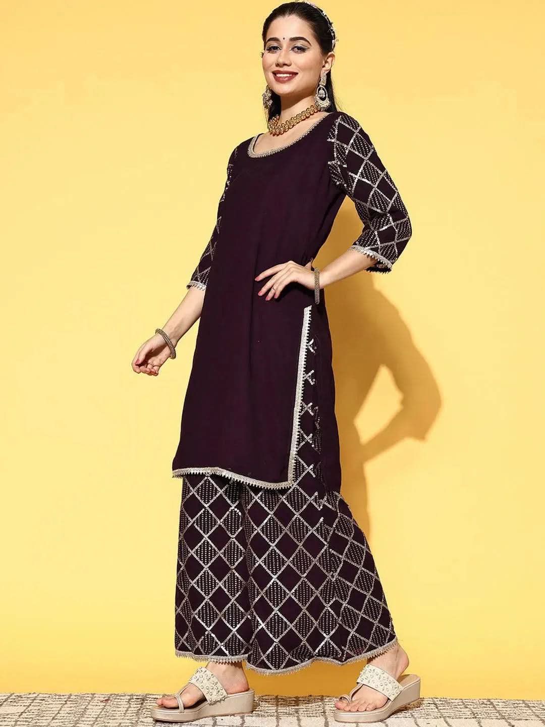 Purple Solid Georgette Straight Kurta With Palazzos & Dupatta
Purple Solid Georgette Straight Kurta With Palazzos & Dupatta
