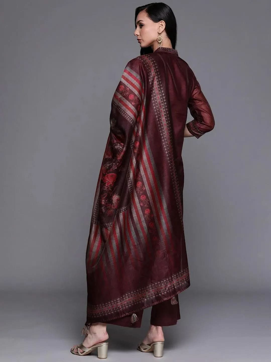 Purple Solid Silk Blend Straight Kurta With Palazzos & Dupatta
Purple Solid Silk Blend Straight Kurta With Palazzos & Dupatta