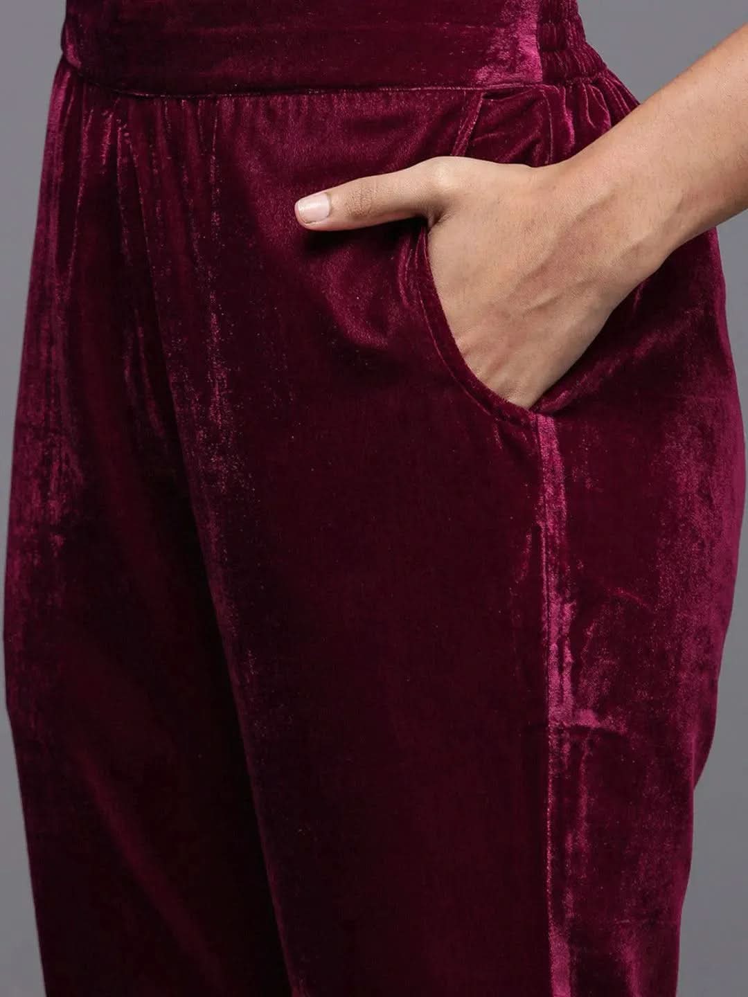Purple Solid Velvet Straight Kurta With Dupatta
Purple Solid Velvet Straight Kurta With Dupatta