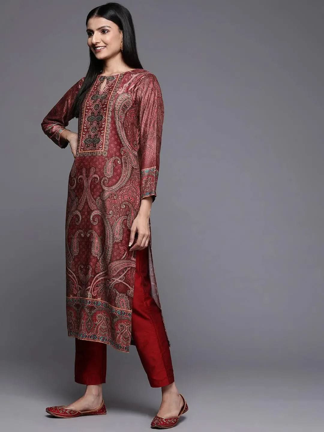 Rust Printed Velvet Straight Kurta
Rust Printed Velvet Straight Kurta