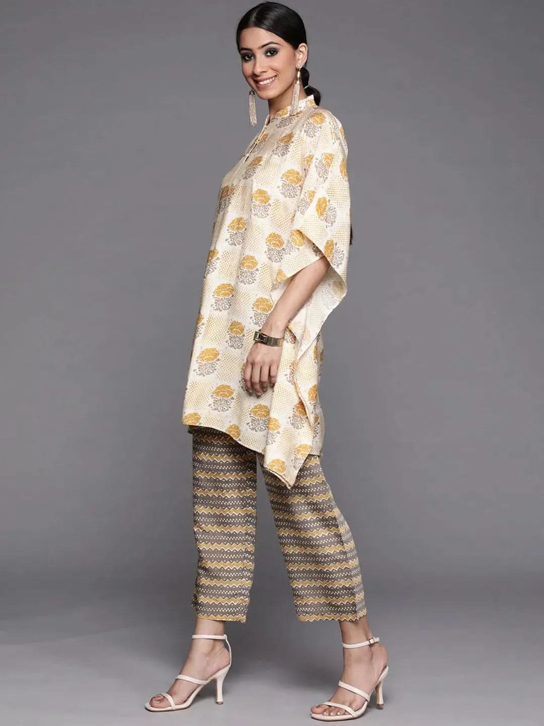 Buy Yellow Printed Silk Kurta Set - 33376O- | Libas Ethnic Wear Online
Buy Yellow Printed Silk Kurta Set - 33376O- | Libas Ethnic Wear Online