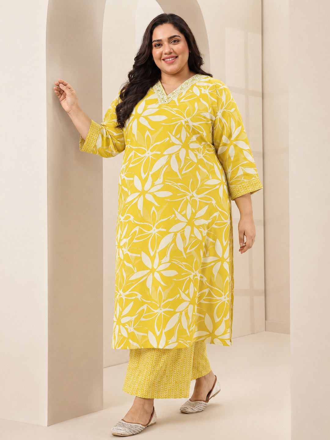  Plus Size Yellow Floral Printed Cotton Blend Straight Suit Set 