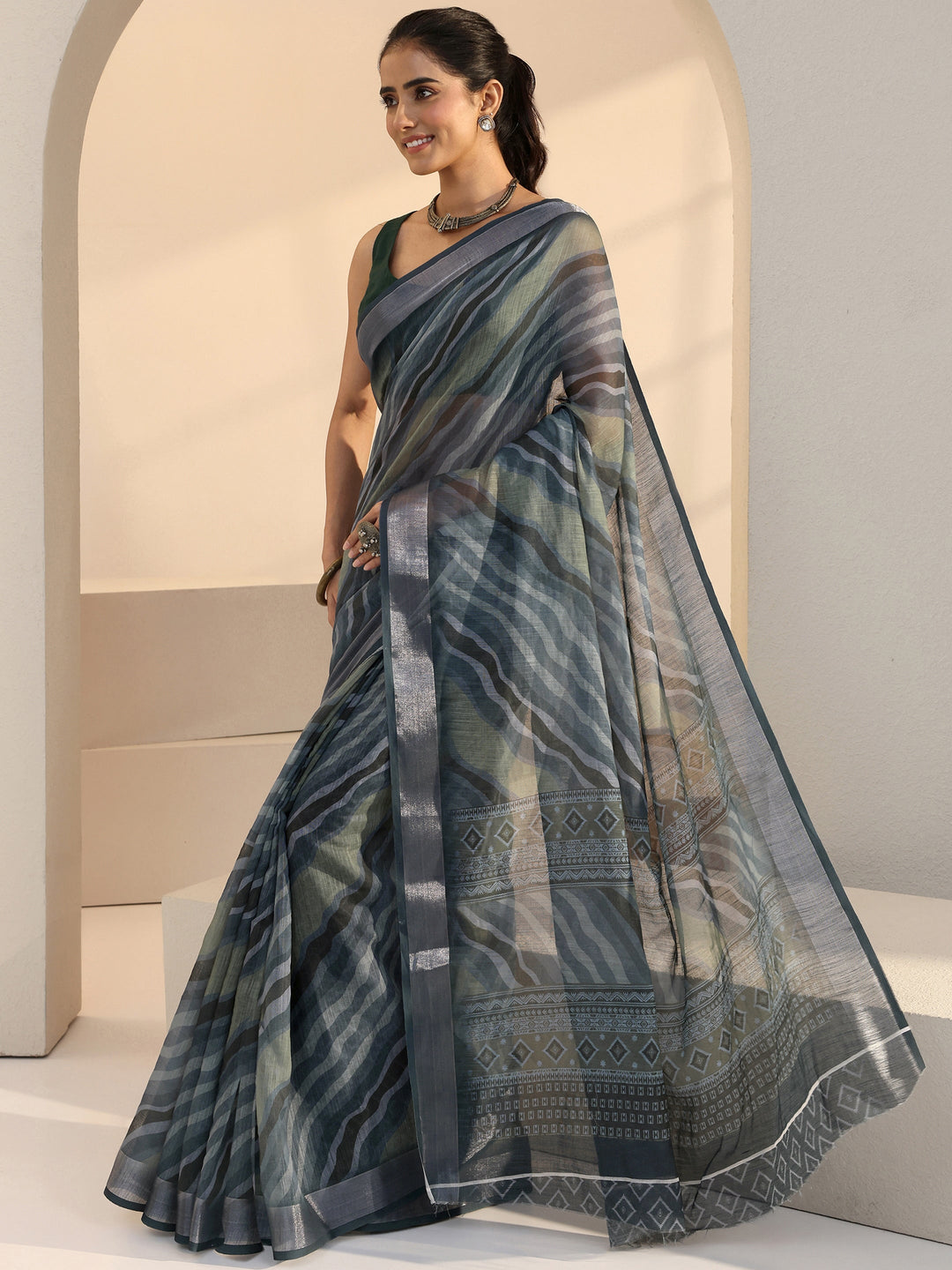  Grey Wavy Print Cotton Blend Saree 