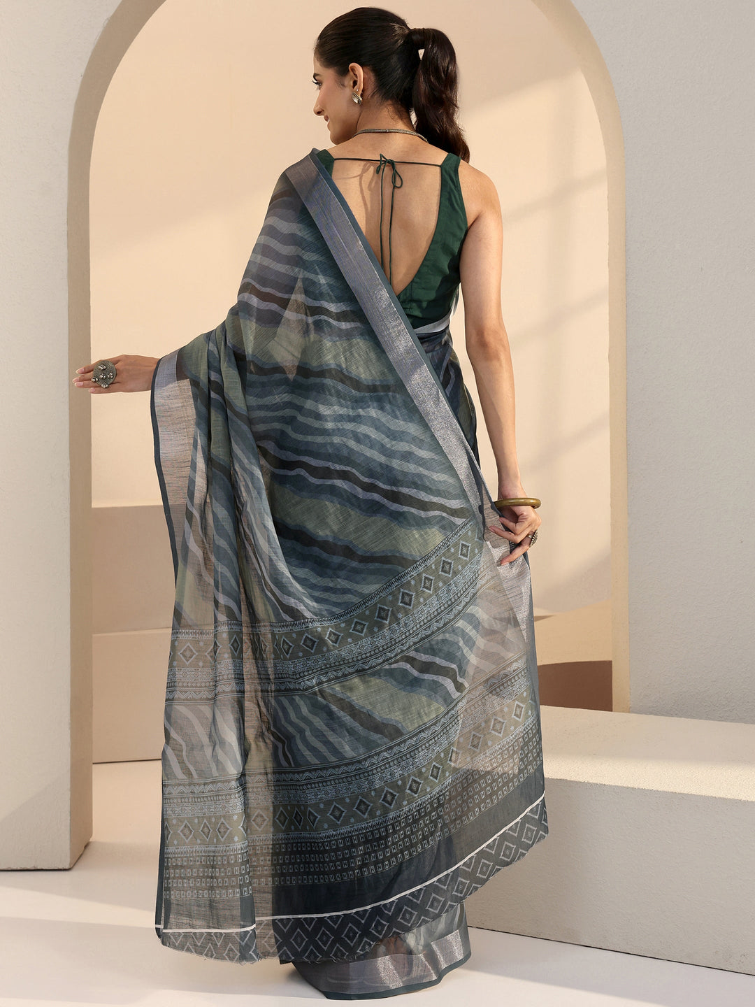  Grey Wavy Print Cotton Blend Saree 