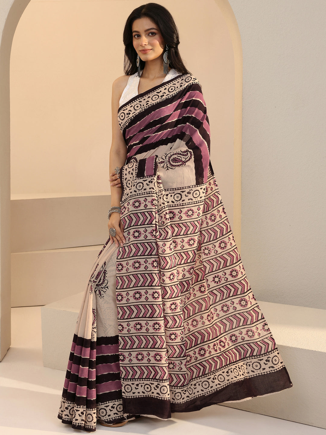  Beige Paisley Print Cotton Saree 