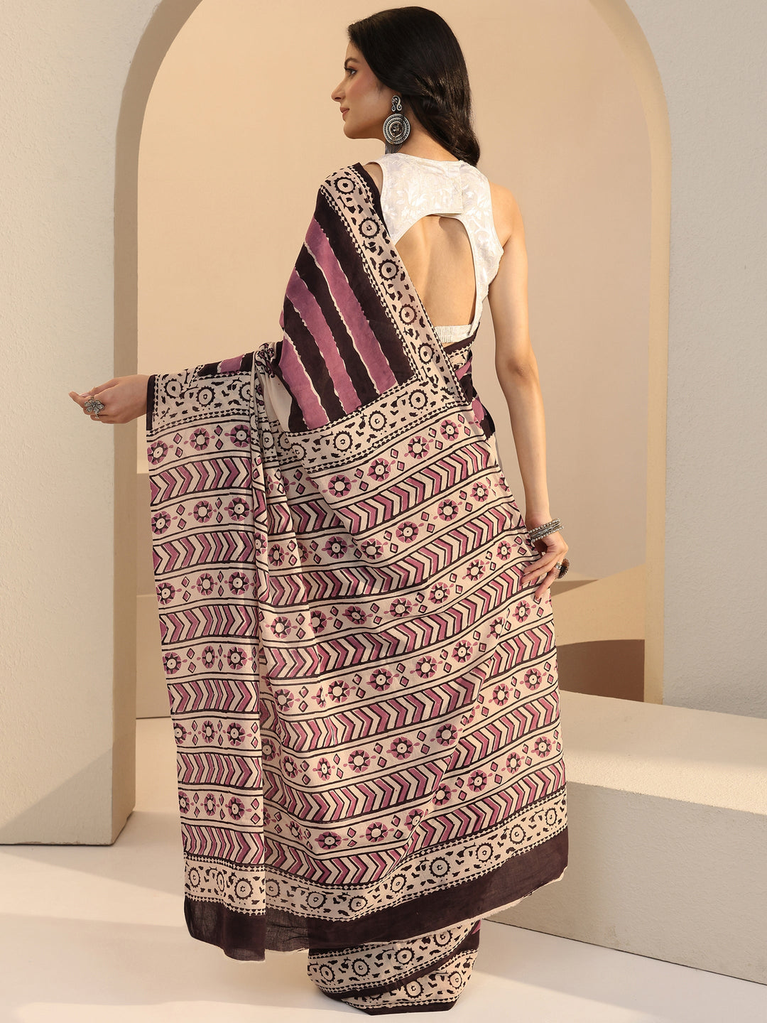  Beige Paisley Print Cotton Saree 