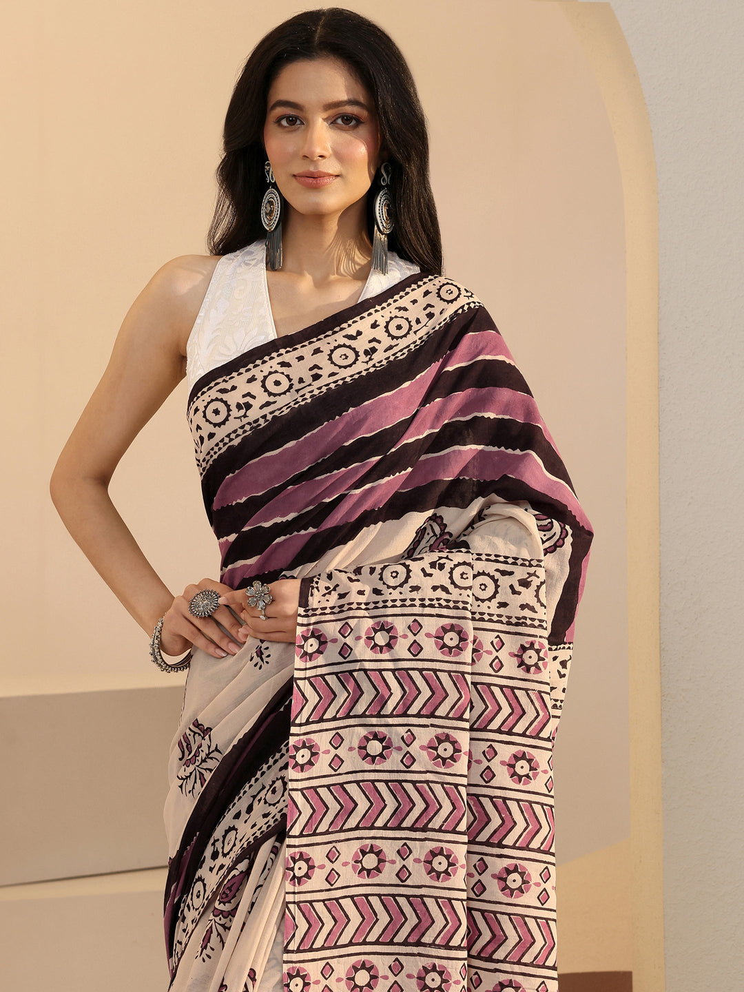  Beige Paisley Print Cotton Saree 