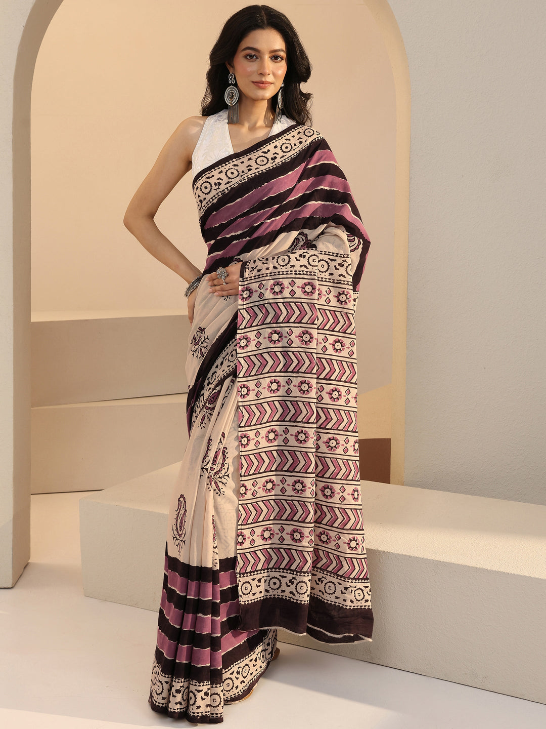  Beige Paisley Print Cotton Saree 