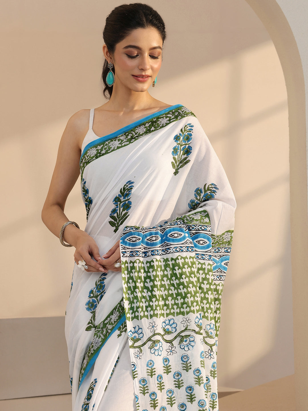  White Floral Block Printed Cotton Saree 