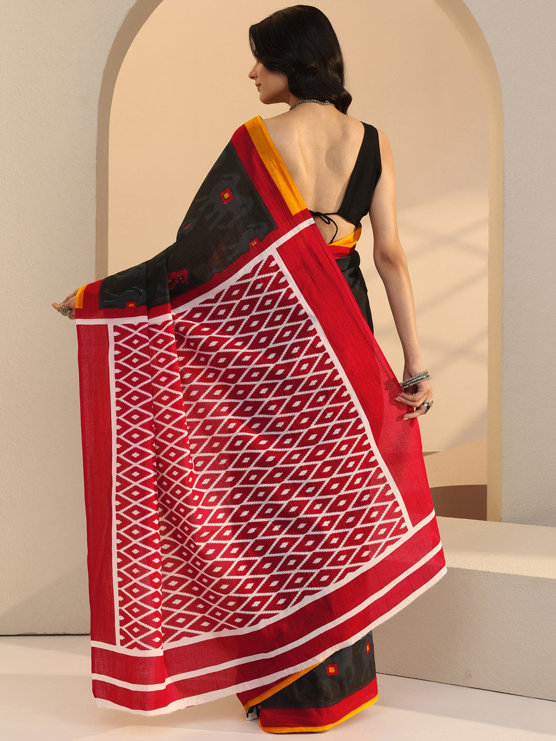  Black Geometric Print Jamdani Cotton Saree 