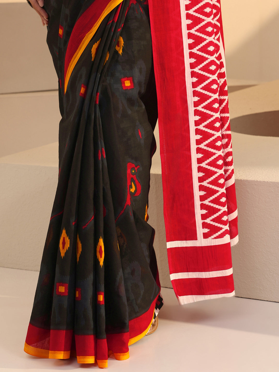  Black Geometric Print Jamdani Cotton Saree 