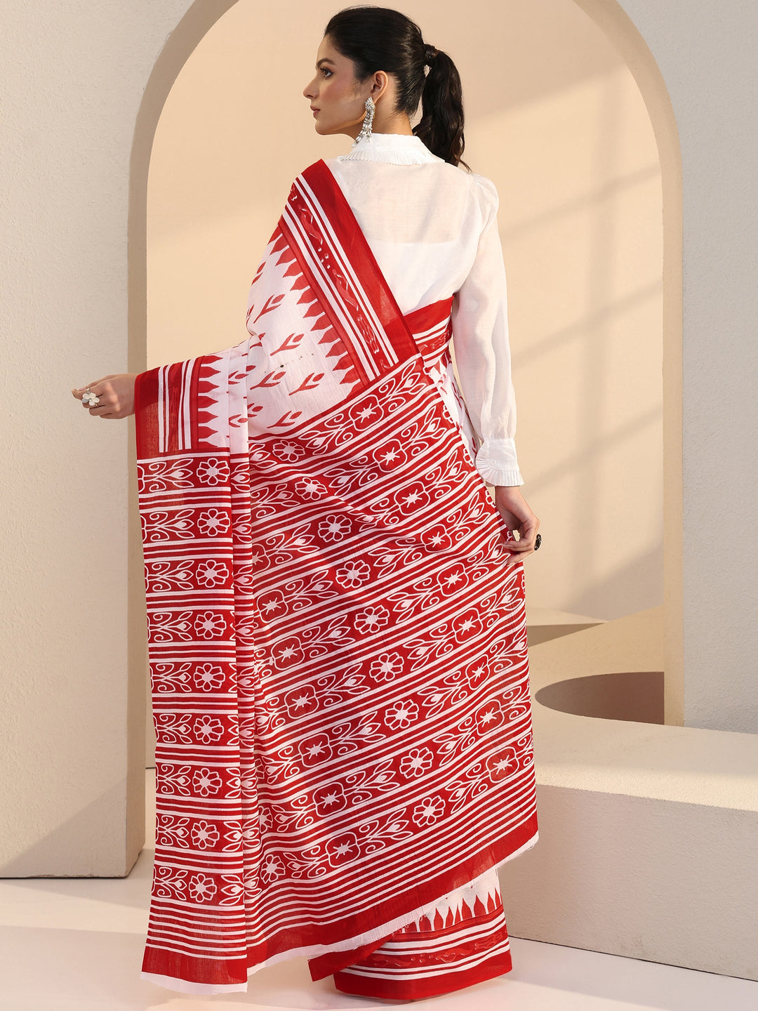  White Floral Print Cotton Saree 