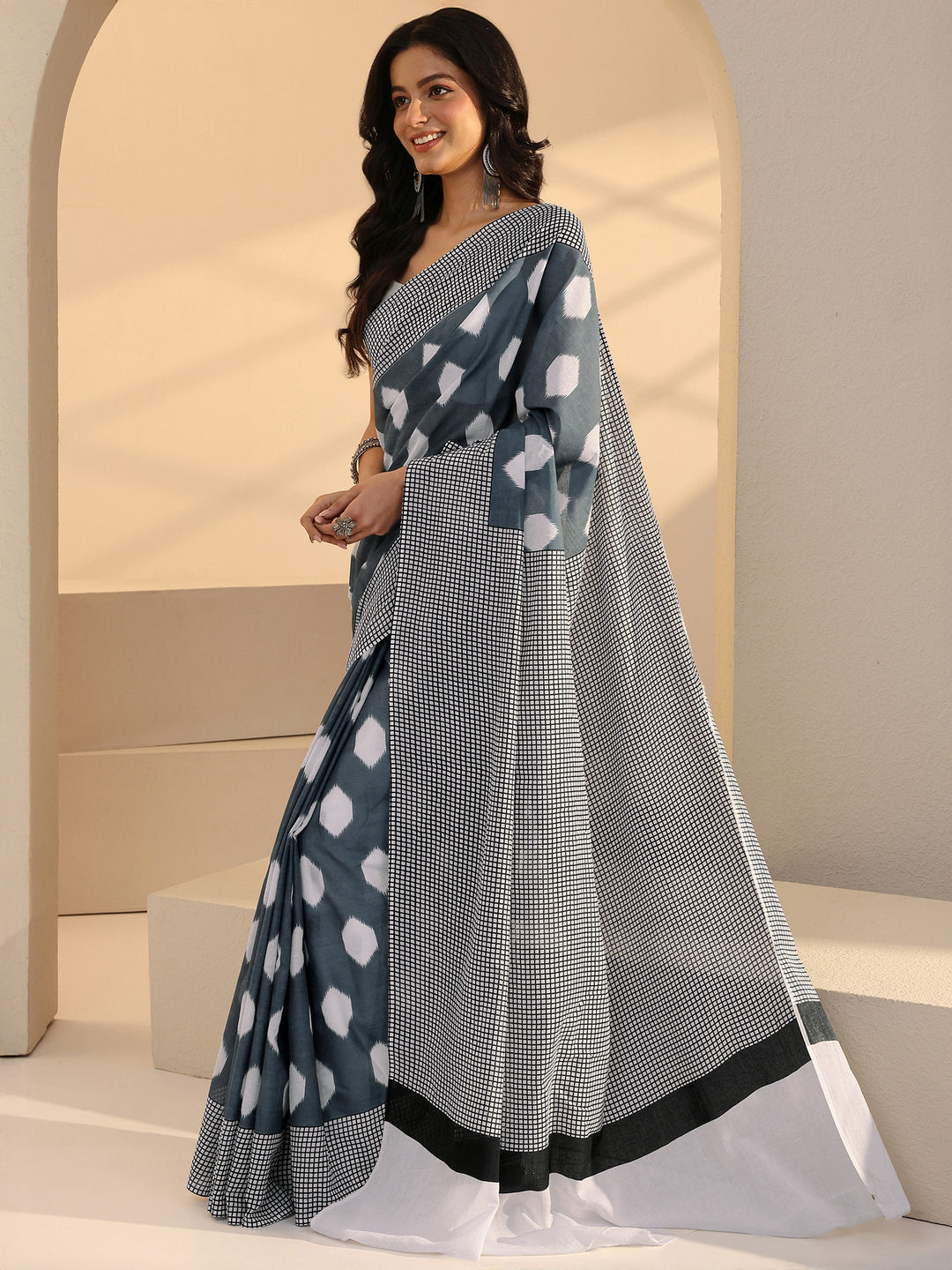  Grey Geometric Print Cotton Saree 