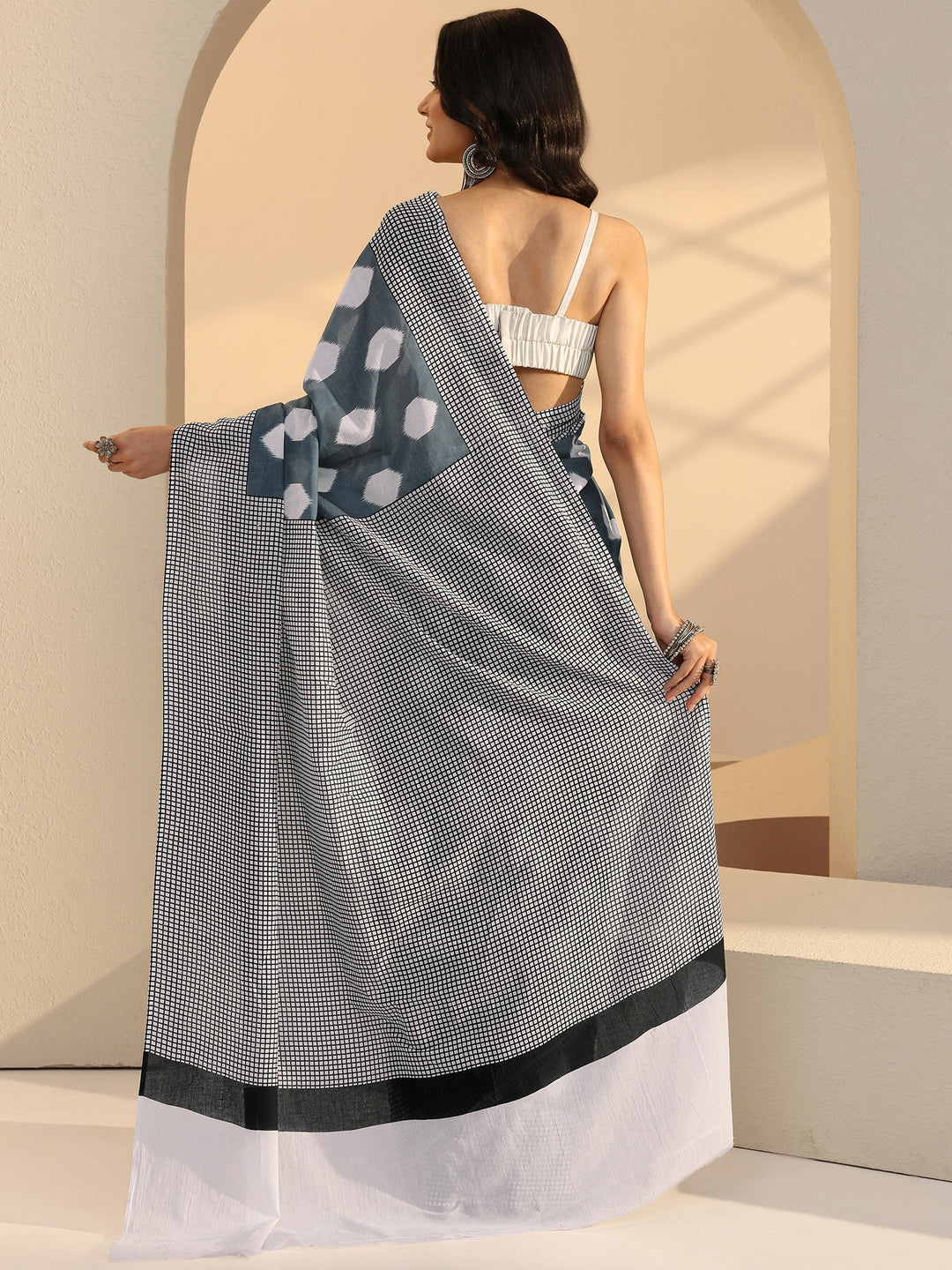  Grey Geometric Print Cotton Saree 