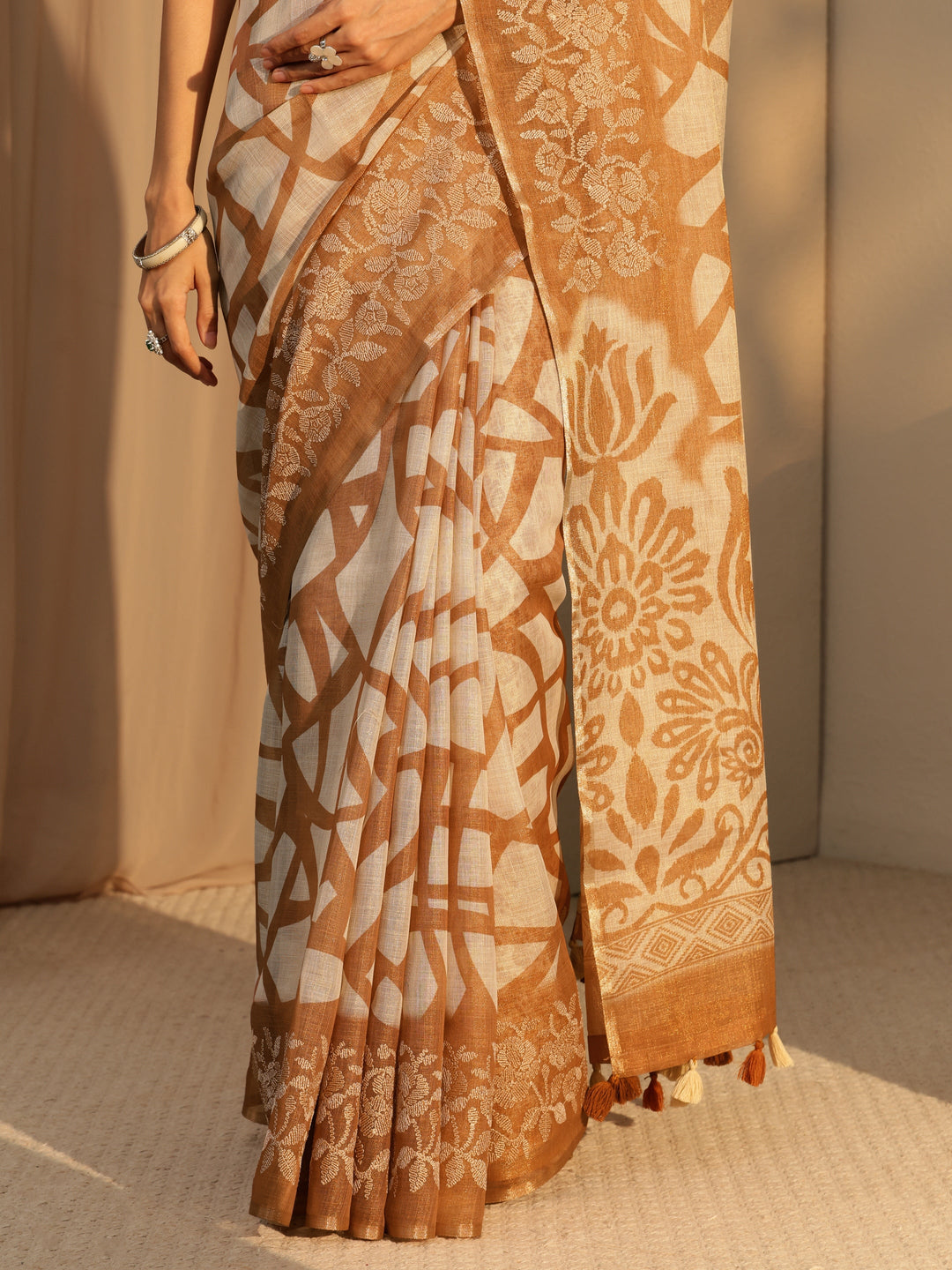  Brown Abstract Printed Cotton Blend Saree 