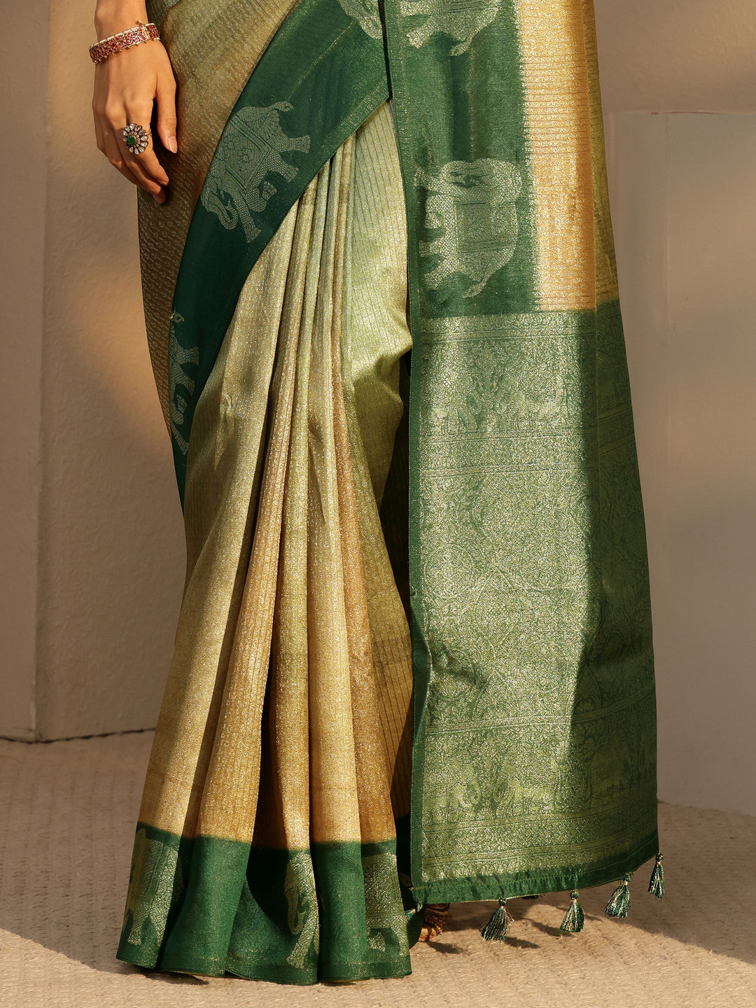  Green Gaja Motif Woven Design Cotton Blend Saree 