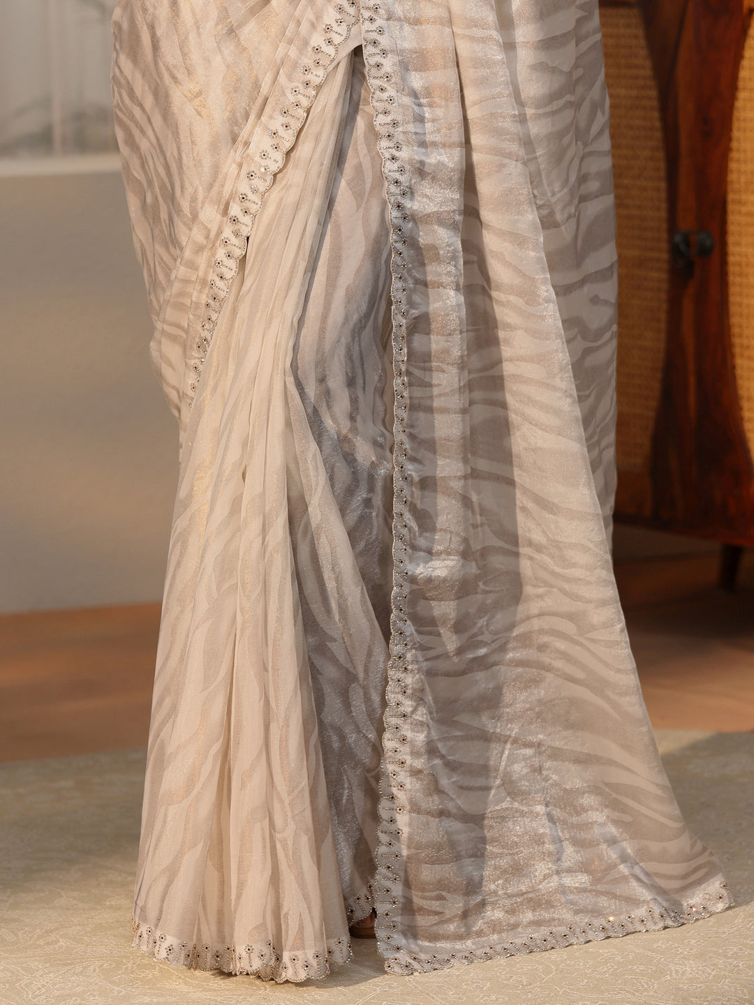  Libas Off White Wavy Textured Tissue Saree 