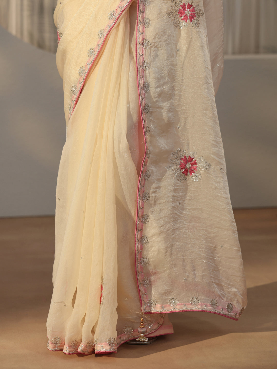  Libas Cream Floral Embroidered Tissue Saree 