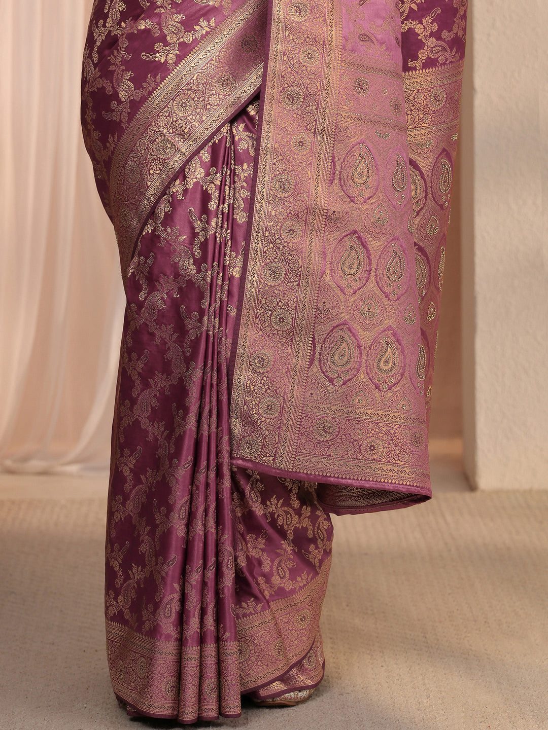  Libas Mauve Banarasi Silk Blend Saree 
