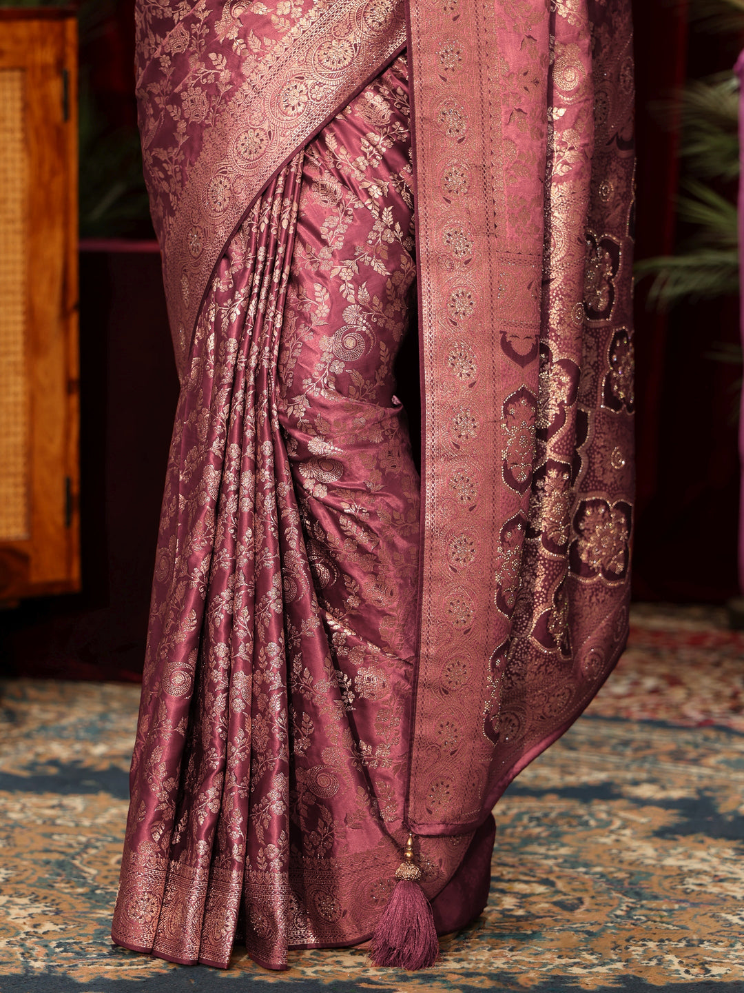  Libas Mauve Floral Woven Design Silk Blend Saree 