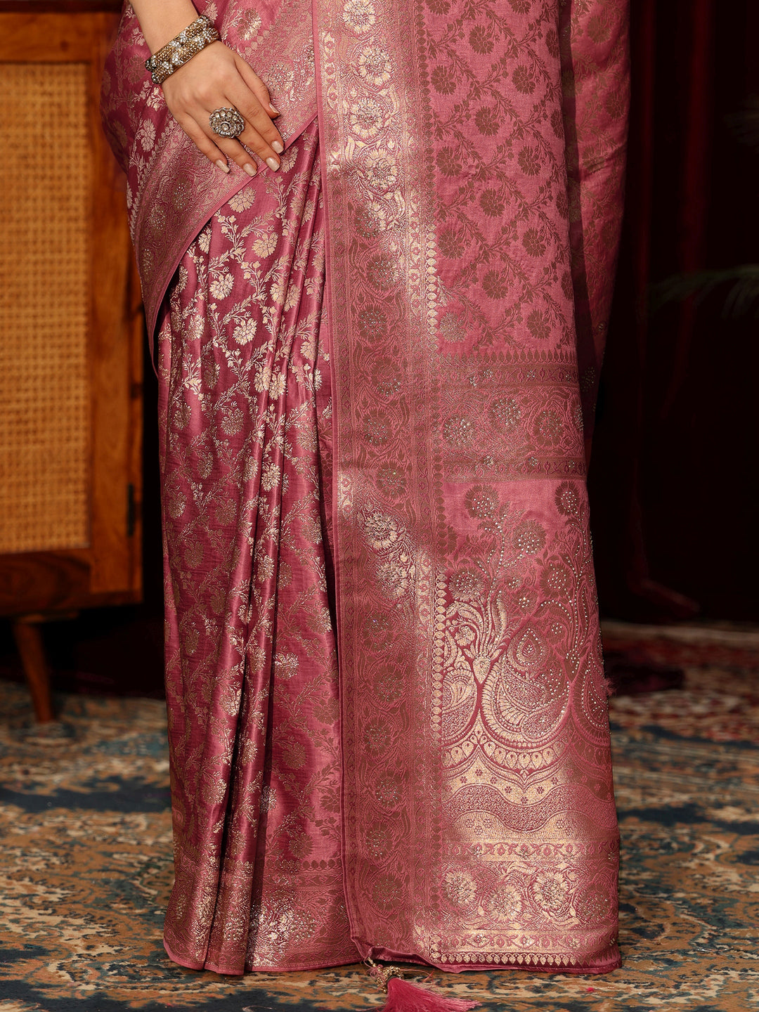  Libas Peach Pink Embellished Floral Designs Brocade Saree 