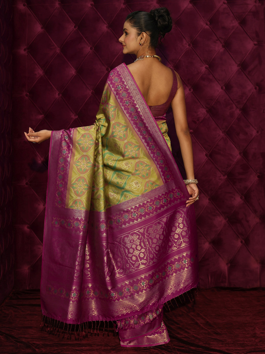  Libas Henna Green and Magenta Silk Blend Patola Saree 
