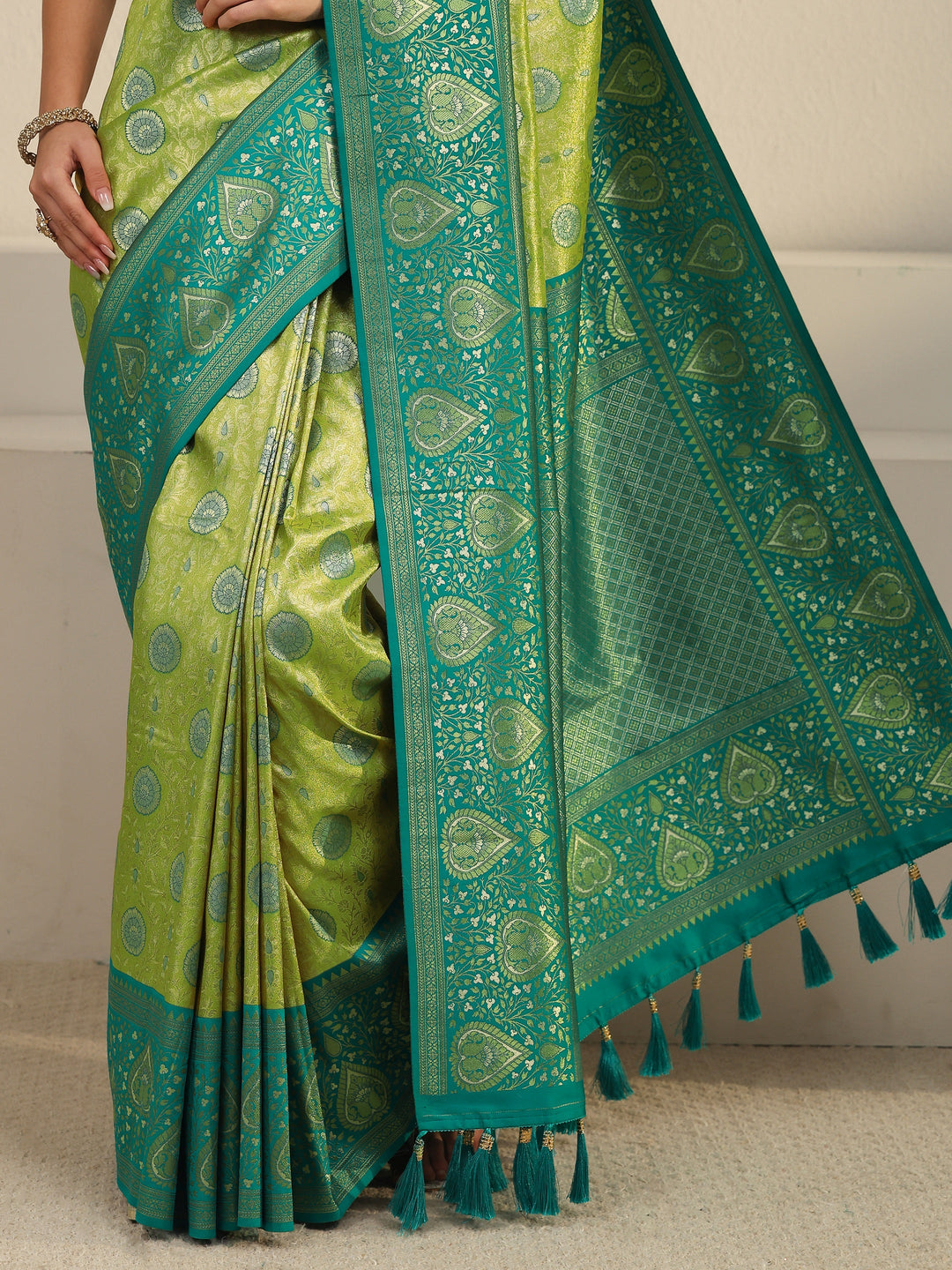  Libas Green Leaf Woven Design Brocade Saree 