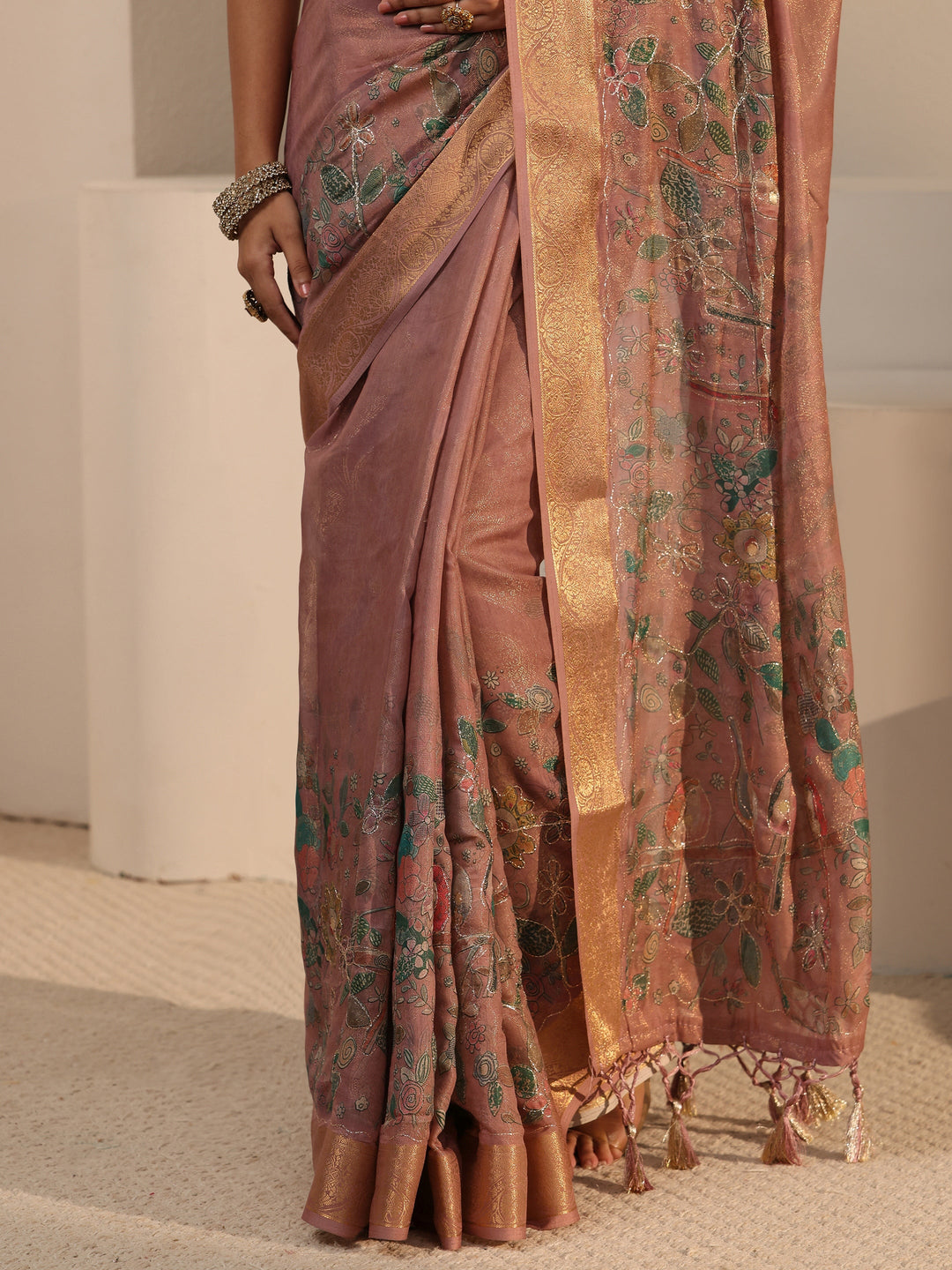 Libas Mauve Floral Printed Silk Blend Tassel Saree 