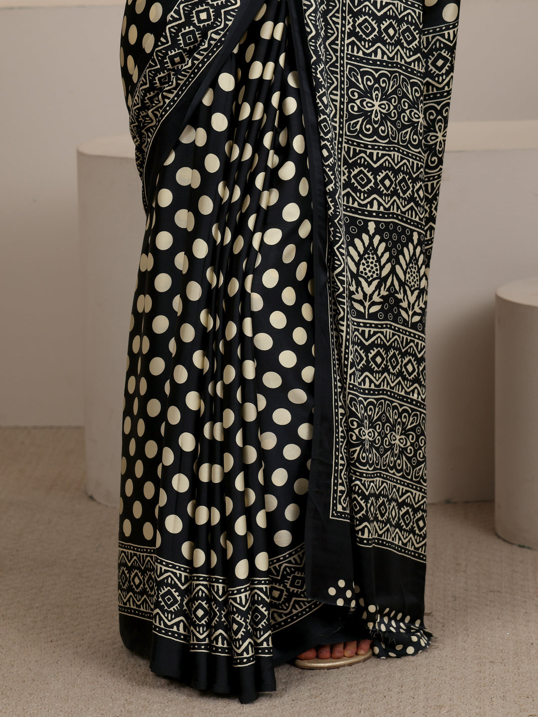  Libas Black Polka Dot Printed Silk Blend Saree 