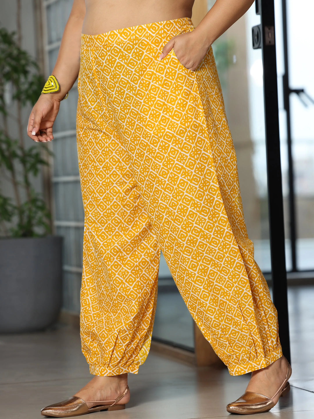  Plus Size Yellow Printed Cotton Straight Kurta Set 