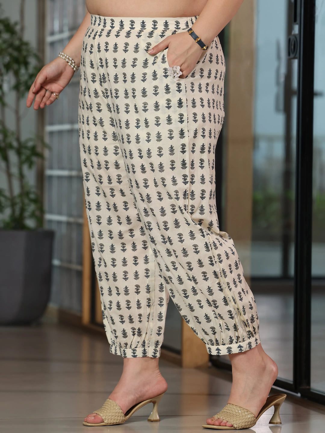  Plus Size Grey Printed Cotton Straight Suit With Dupatta 