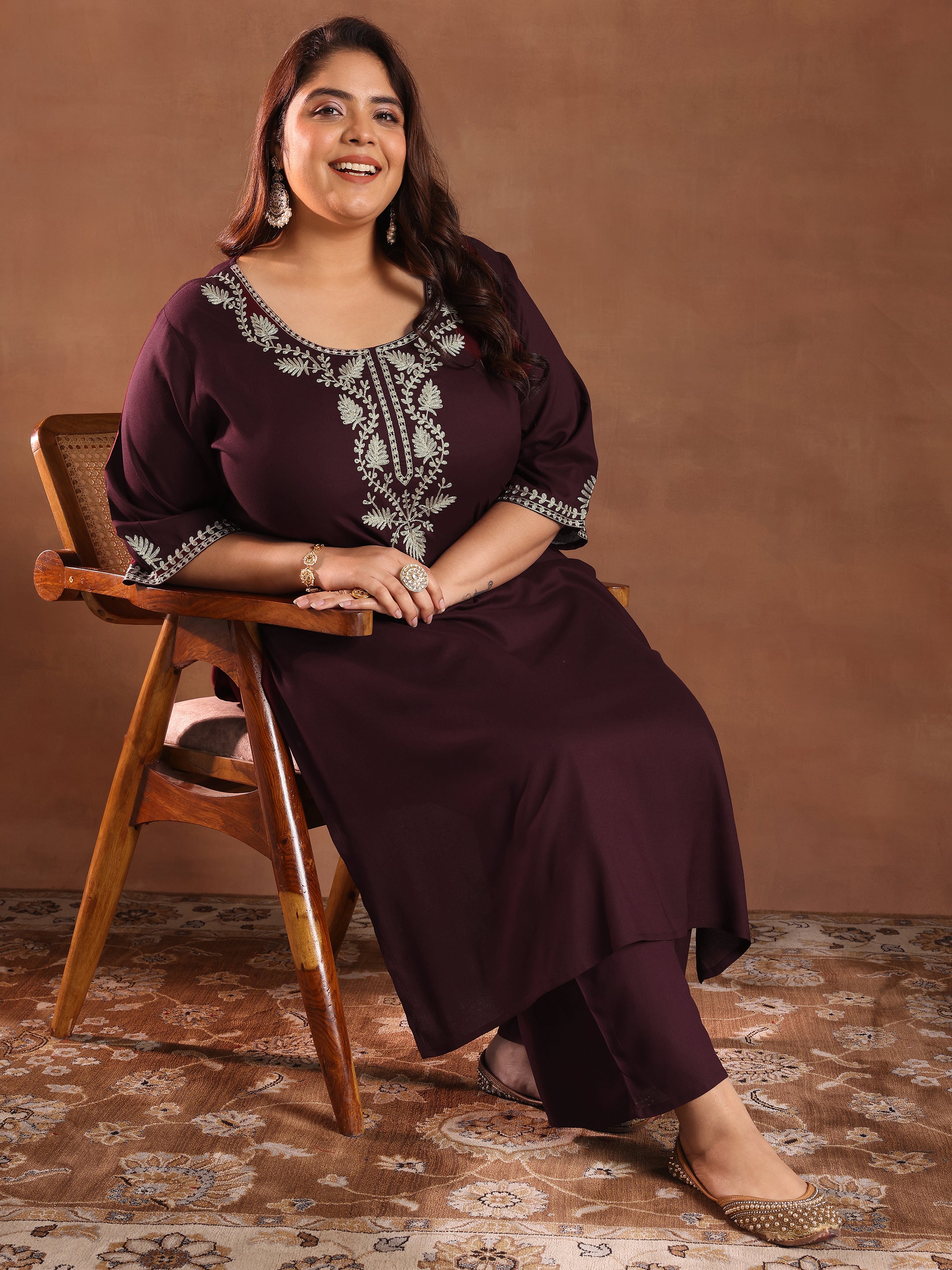 libas Plus Size Burgundy Yoke Design Rayon Straight Kurta Set-picture-13