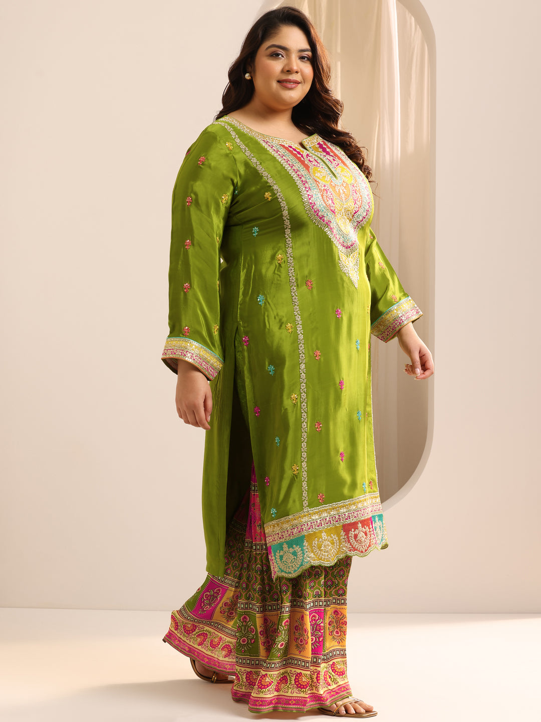  Plus Size Green Embroidered Silk Blend Straight Suit Set With Dupatta 