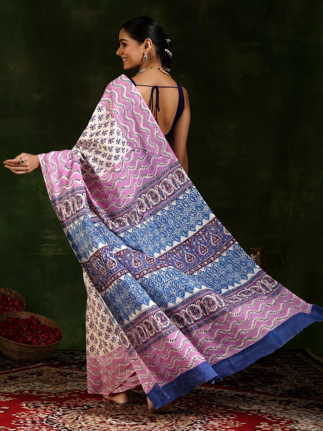  Off White Printed Cotton Saree With Unstitched Blouse Piece 
