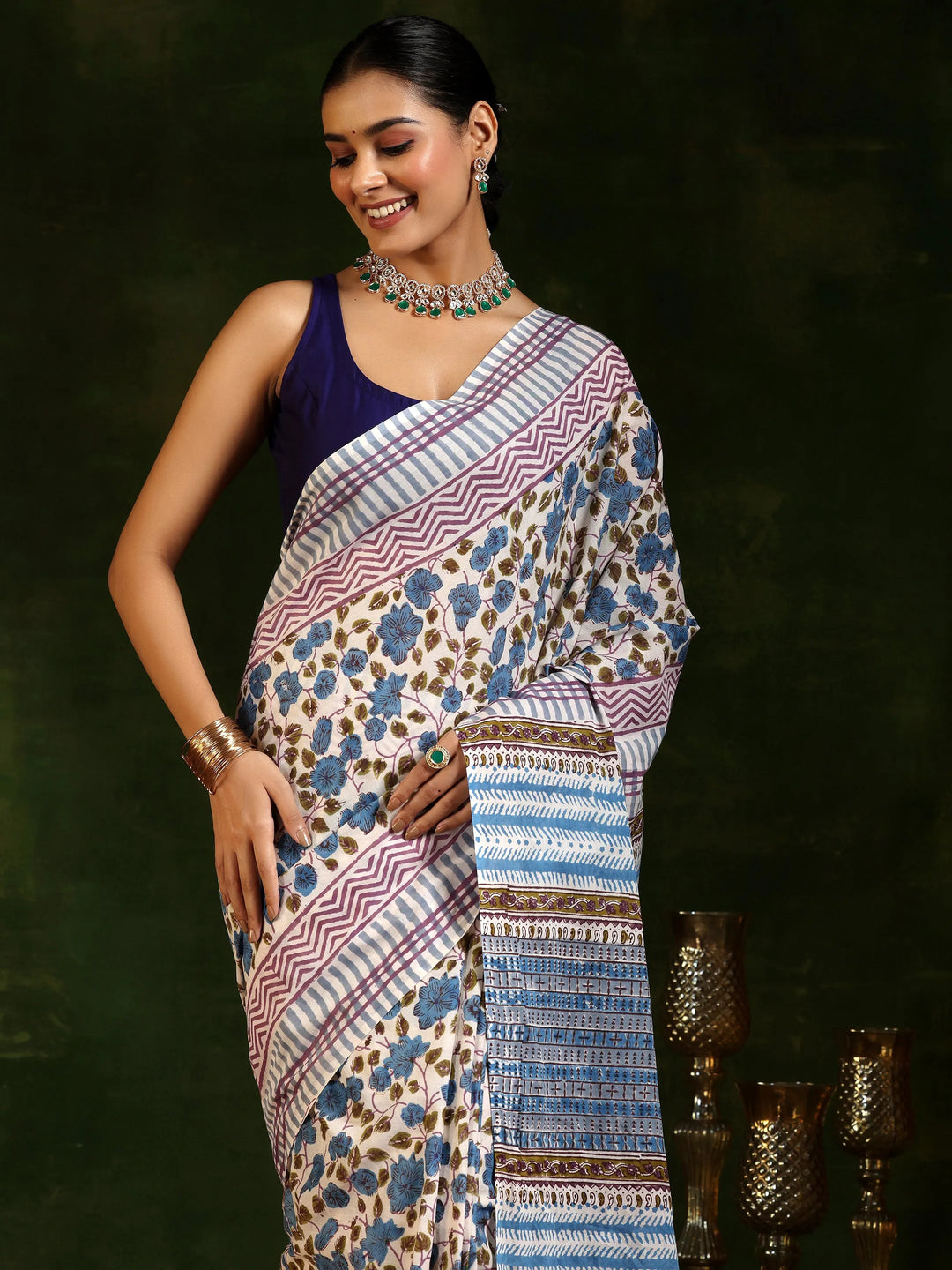  Off White Printed Cotton Saree With Unstitched Blouse Piece 