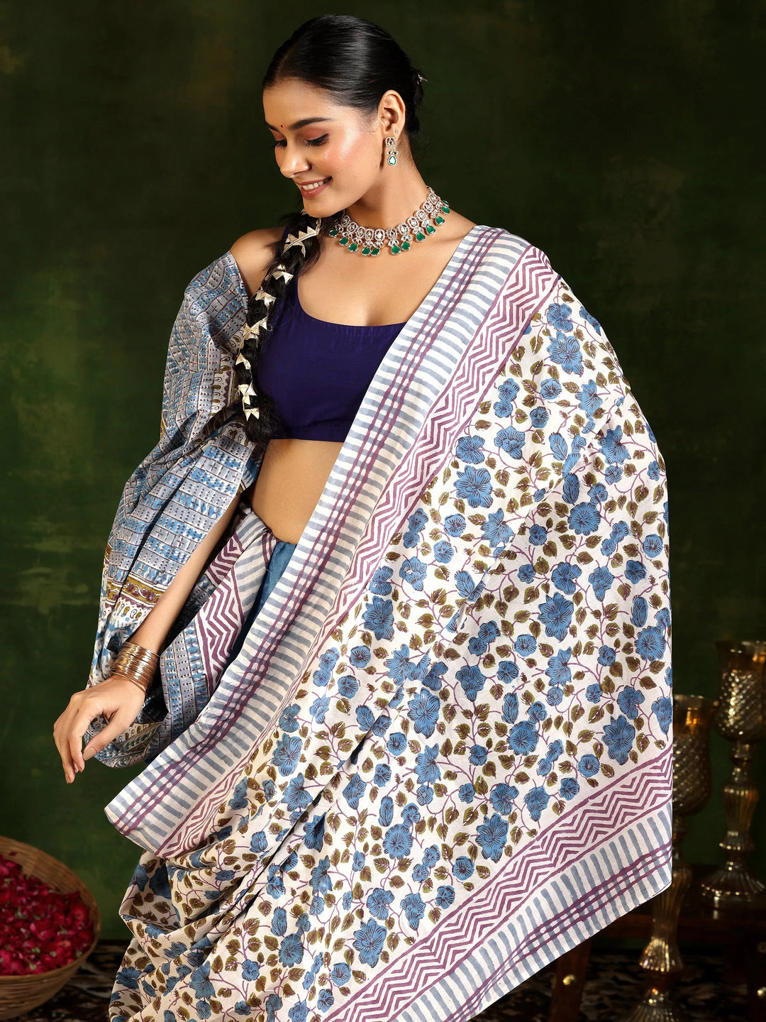  Off White Printed Cotton Saree With Unstitched Blouse Piece 