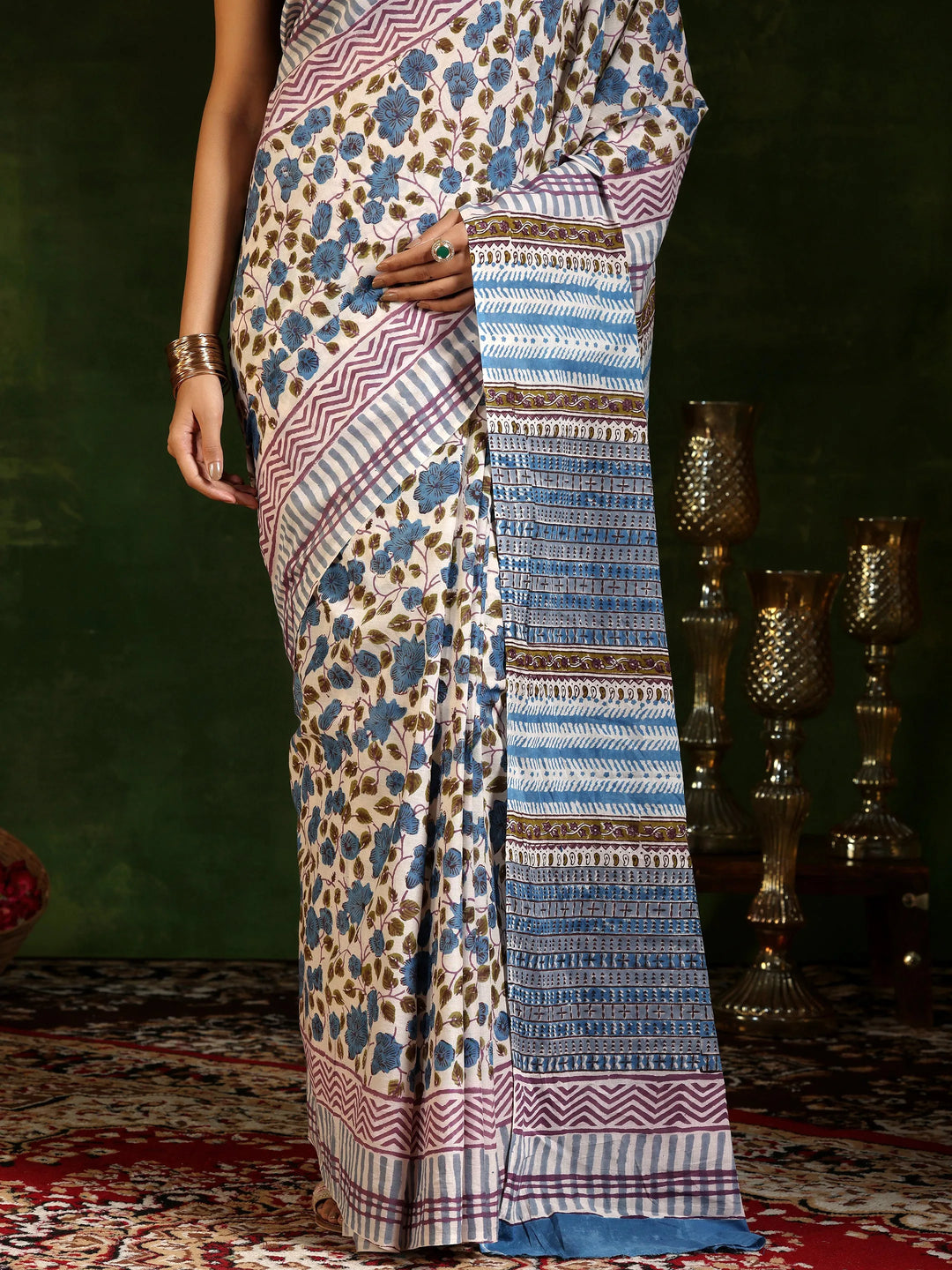  Off White Printed Cotton Saree With Unstitched Blouse Piece 