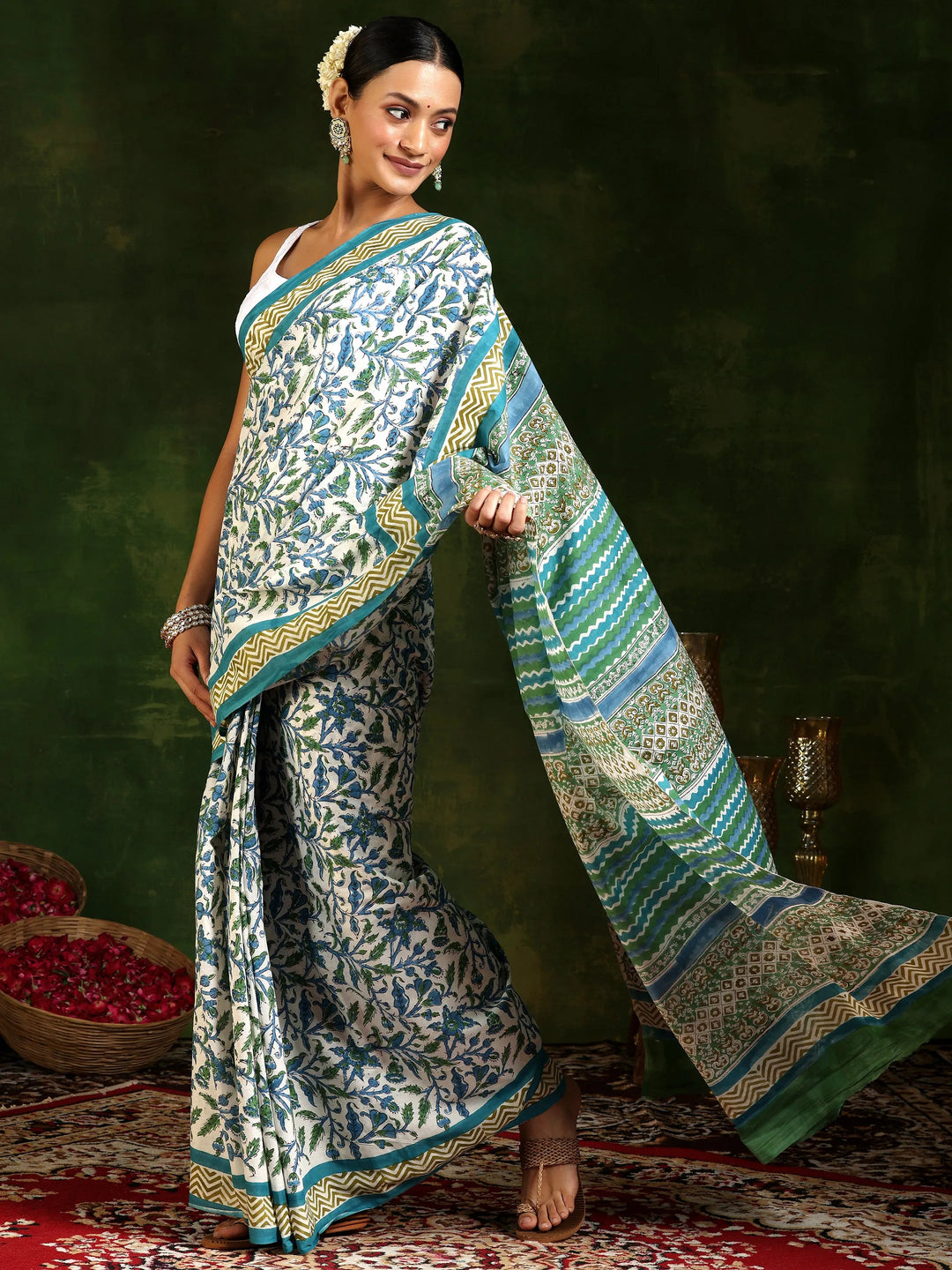  Off White Printed Cotton Saree With Unstitched Blouse Piece 