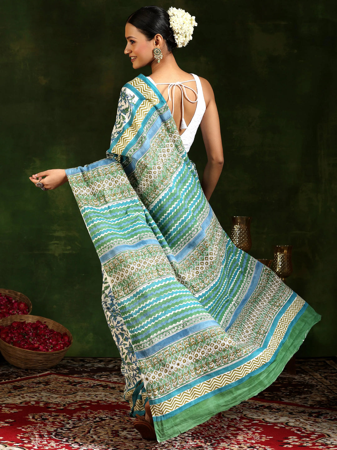  Off White Printed Cotton Saree With Unstitched Blouse Piece 